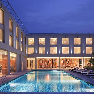 https://courtyard-kochi-airport.hotels-alappuzha.com